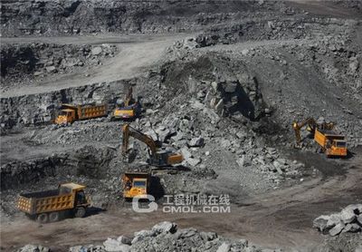 徐工與印尼MES達(dá)成戰(zhàn)略合作，150臺(tái)大型成套礦用設(shè)備訂單開啟海外市場(chǎng)新篇章